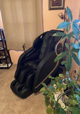 Kahuna Massage Chair  Model: EM ARETE (All black)