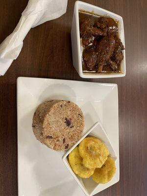 BROWN STEW CHICKEN, rice n peas & PLANTAINS 10/10