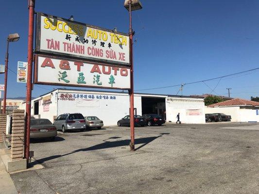 Shot outside of the auto shop. This location has good parking.