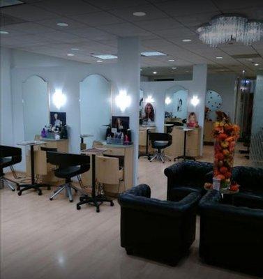 interior photo of Anna George Salon and Spa Chicago IL 60601