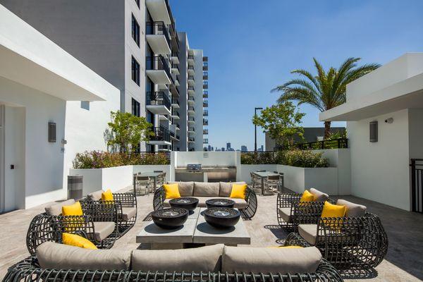 Intown Apartments Firepits