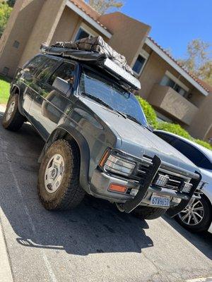 1994 Nissan Pathfinder SE. Maintained exclusively by Key Nissan Service since 2021.