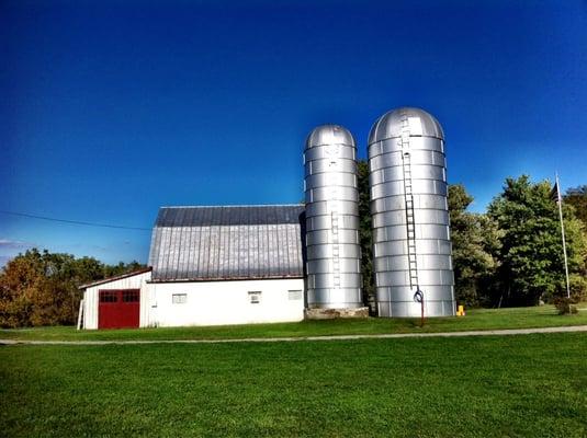 There's a farm adjacent to the tasting building.