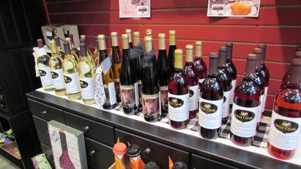 Over 20+ varieties of Red, White, Fruit, Signature & Limited Edition wines.