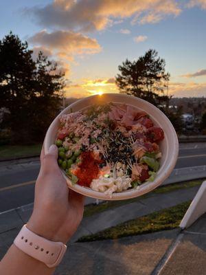 Poke bowl with lomi lomi salmon and the hawaiian