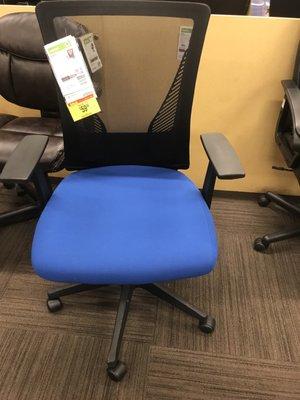 They have this chair with extra back support in all black. Very comfortable chair.