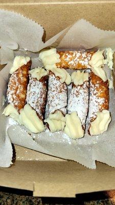 Cannolis $2.00ea. (12/24/21). @RizzosBakery #JerseyCity #ItalianFood #Bakery #Pizza #Pasta #Cannoli #FoodPorn