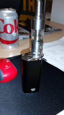 Kangertech aerotank2 top Eleaf 30w istick bottom / battery Setup properly by the green eyed girl at Fluid - Bohemia