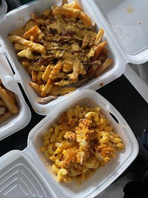 Pulled Pork Poutine, Mac and Tots