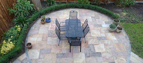 INCREASE THE APPEAL AND INTEREST OF YOUR OUTDOOR SPACE WITH CONCRETE PAVING.