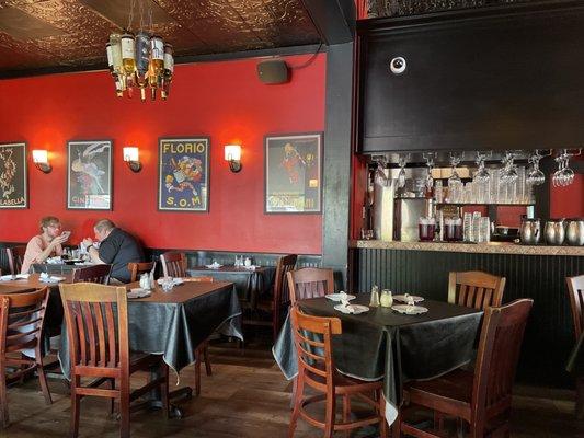 Middle part of the restaurant's interior.