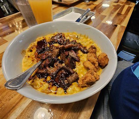 Brisket caramelized Onion mac and cheese