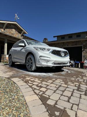 Acura MDX in for a Basic Wash