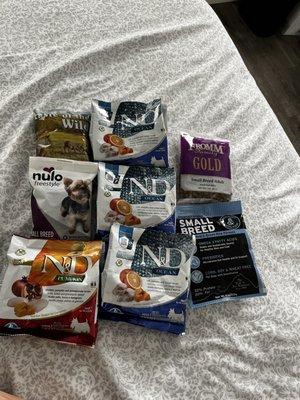 Free dog food samples for my puppy after i told her he was eating other dog's poop during his walk maybe due to lack of nutrients!