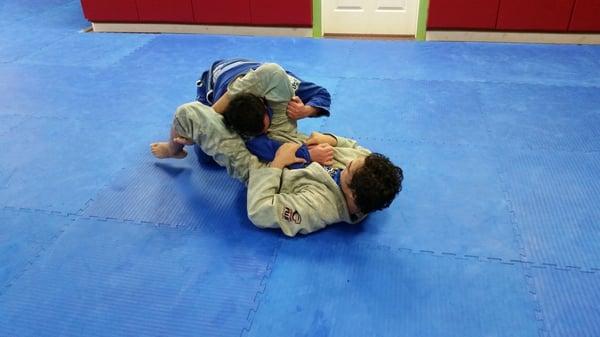 Dauntless BJJ In Newark Delaware offers classes for adults and kids in beginner, intermediate and advanced programs.