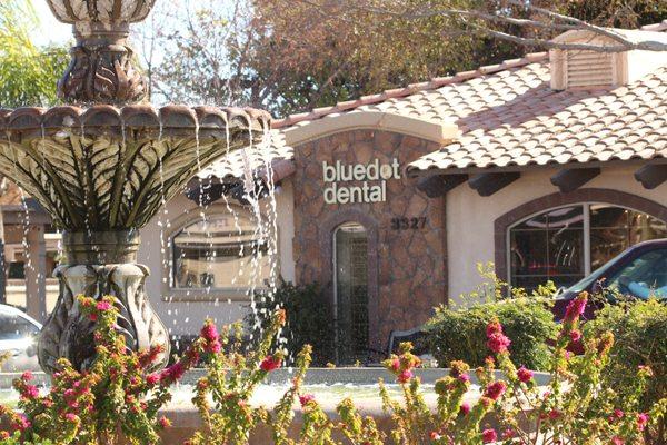 When driving into the plaza you will see a beautiful fountain!