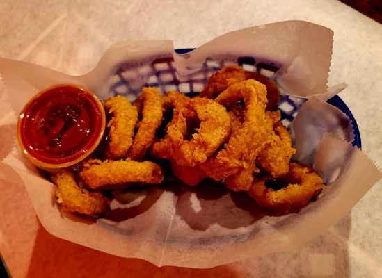 The breading on the calamari was so crunchy good.