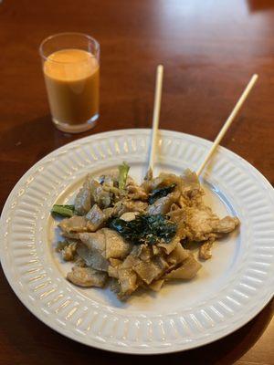 Pad See Eaw with chicken