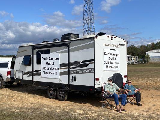 Dad's Camper Outlet