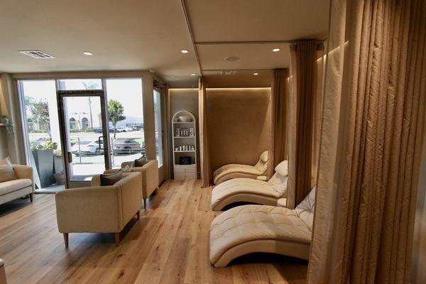 Our gorgeous lounge area for vitamin and wellness infusions or pre-ketamine preparation and post-infusion mindfulness.