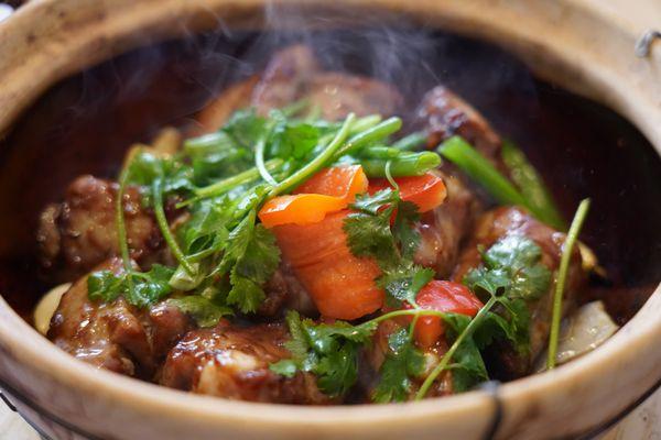 Sizzling Clay Pot Pork Ribs啫啫排骨煲(L) $22.99