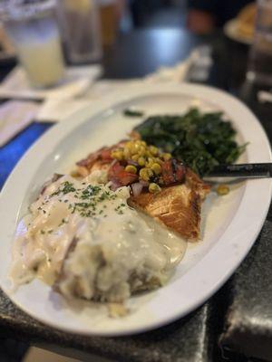 Grilled Salmon w mashed/gravy & sautéed spinach