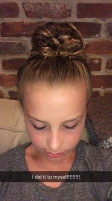 Henny explained to me how to do this bun and I managed to do it on myself!!! Of course hers looked much better!!!!