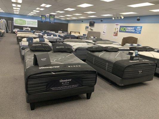 Brand-name and local mattresses at factory outlet pricing!