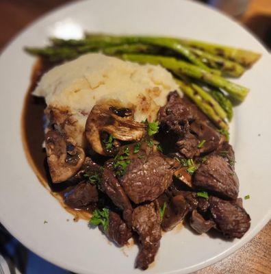 Cabernet Tenderloin Tips*