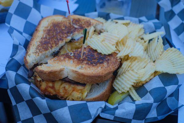 Grilled Mac and cheese sandwich