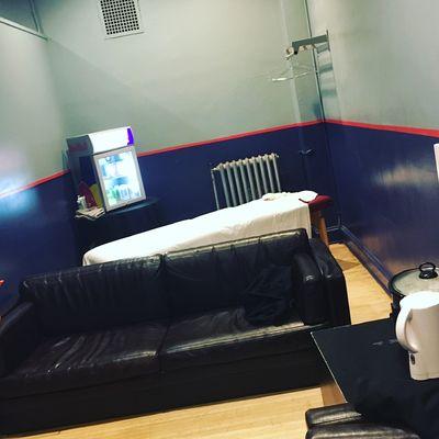 Pop-up spa backstage at Chicago music venue