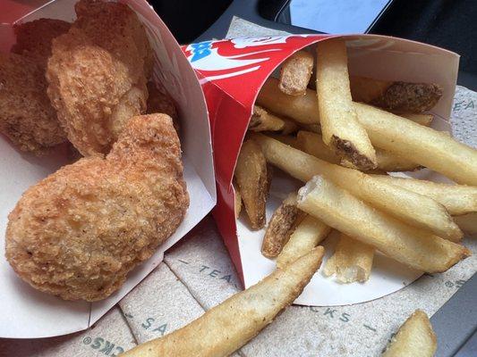 Nuggets & fries