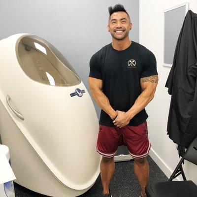 Professional bodybuilder, Jake Alvarez, trying out BodPod!