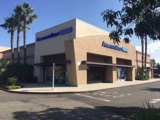 America's best contacts and eyeglasses located on a small island in the Long Beach towne center