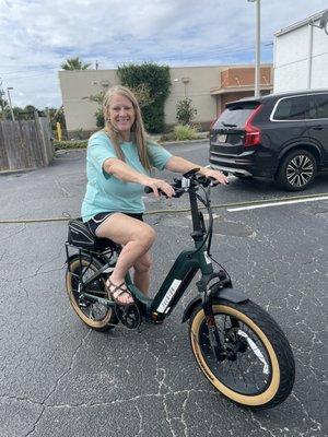 Hottie on the E Bike