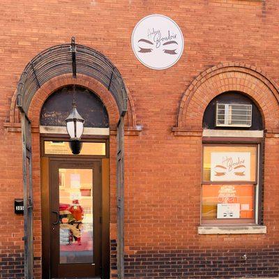 305 Main Street Eau Claire, WI 54701 is where to find Audrey's 370 sq ft brick & mortar shop. We have over 100+ vendor merch in store.