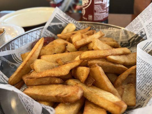 Fries cooked just how i like them. Crunchy outside.