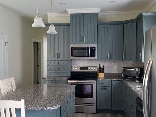 Painted Shaker cabinets with full overlay doors