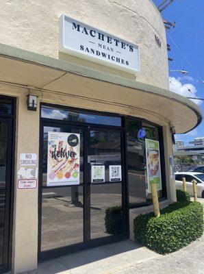 Next door to Amina Pizzeria. Near Fern St & Kalakaua Ave.