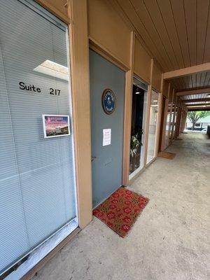 Entrance to Fern&Thistle in the 811 Shops