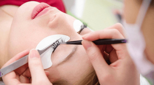 Eye Lash Extensions