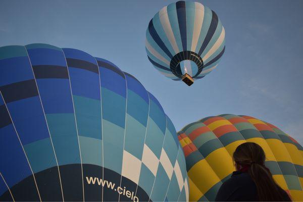 Blowing up the ballons