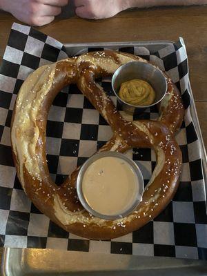 The Big Bravarian Pretzel