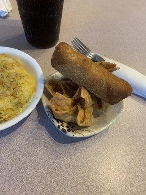 Cheese Rangoon and an egg roll