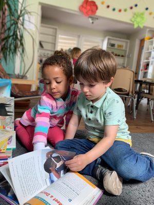 We love when friends read together.