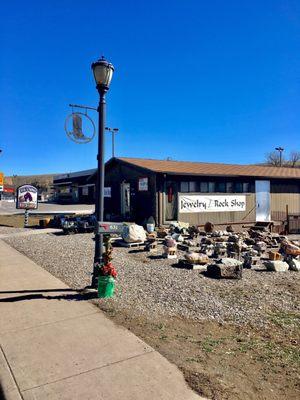 Right off the main road, and displaying big items full of beautiful minerals and deposits for sale in their side yard.