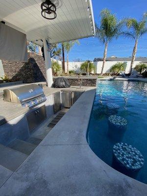 Sunk-In BBQ - Seating Area - Pergola