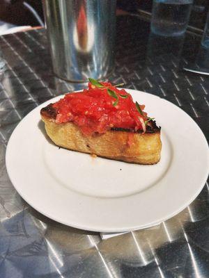 Pan con tomate