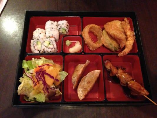 6 piece California Roll bento box