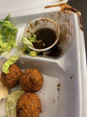 Spilled chutney with my falafel